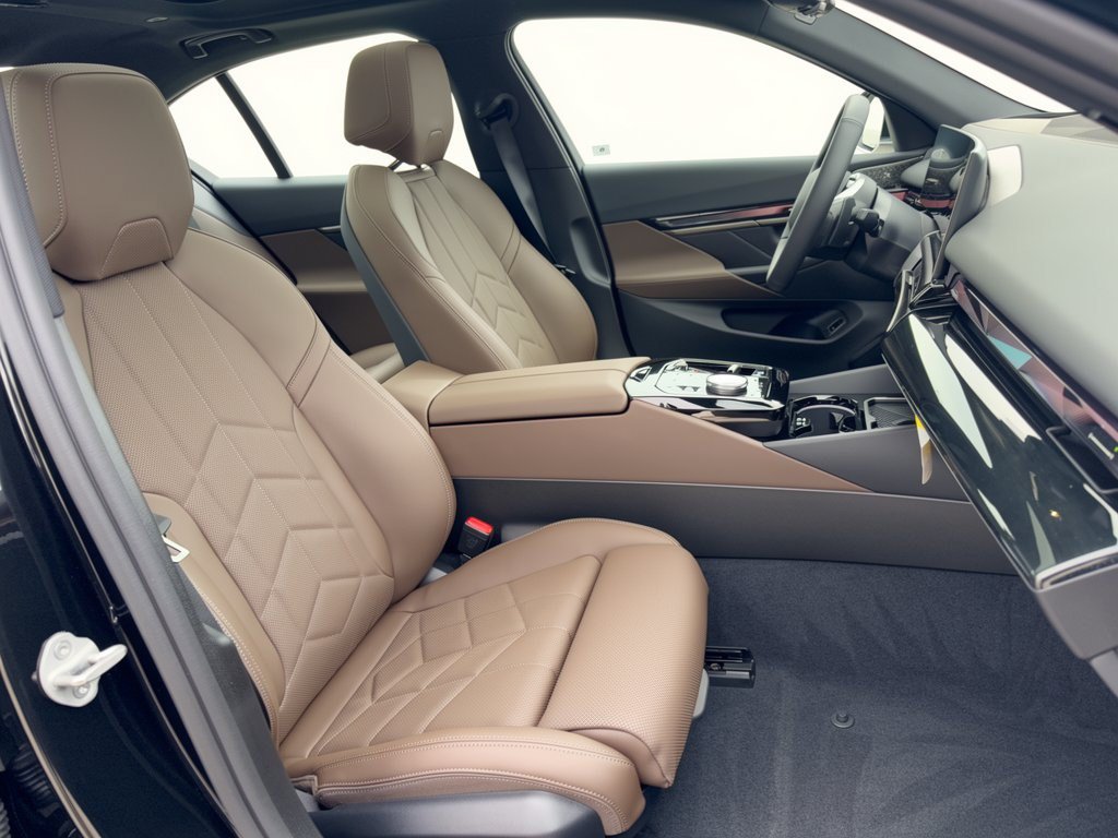 New 2027 BMW 530i RWD image 30