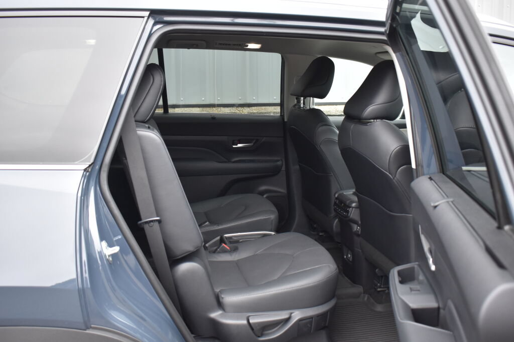 Certified 2024 Toyota Grand Highlander AWD image 23
