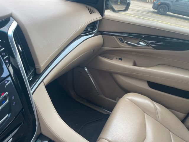 Used 2020 Cadillac Escalade Platinum RWD image 22
