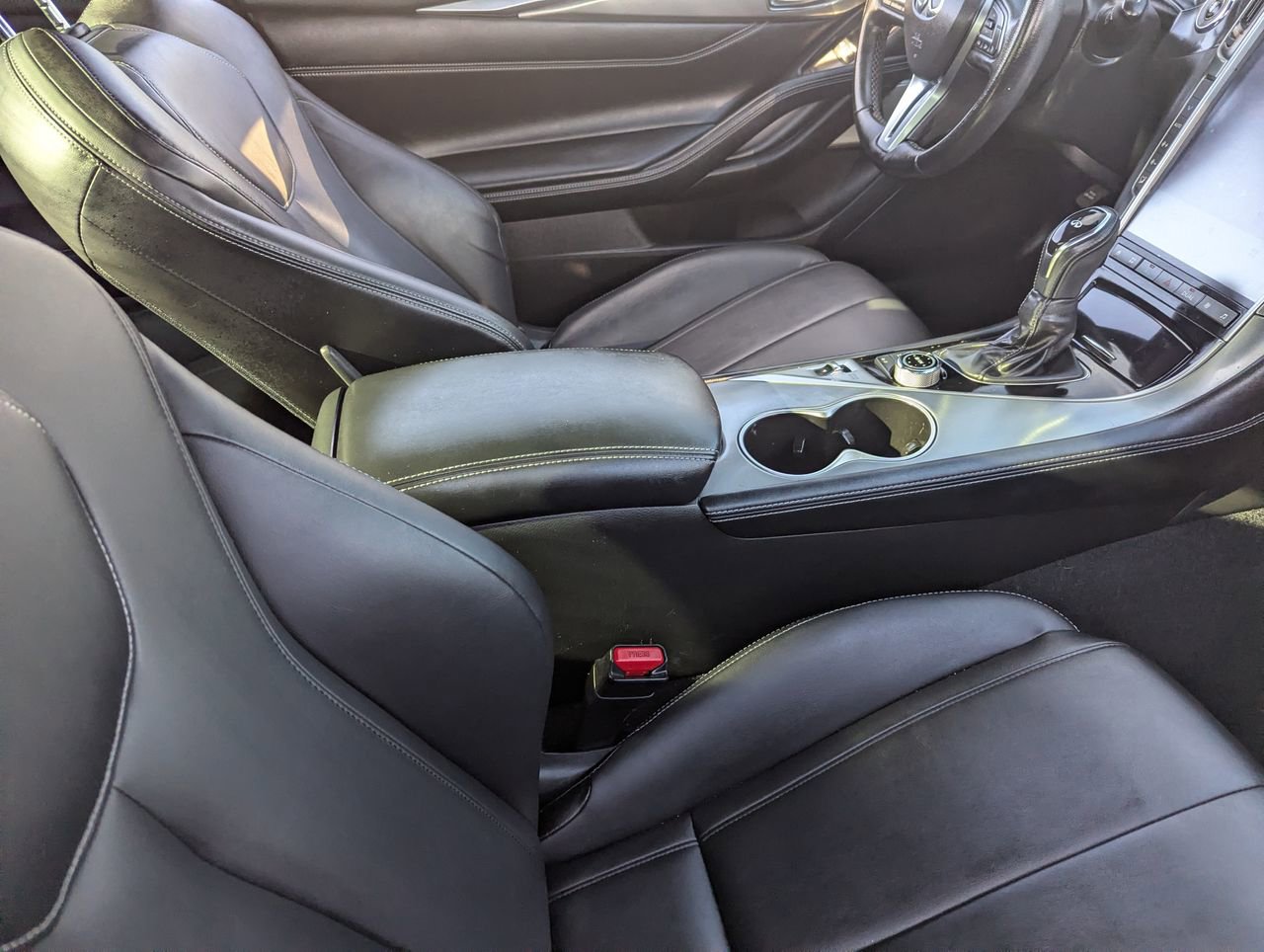Certified 2018 INFINITI Q60 3.0t Luxe RWD image 12