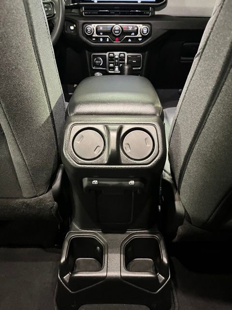 Used 2024 Jeep Wrangler Sport S image 30