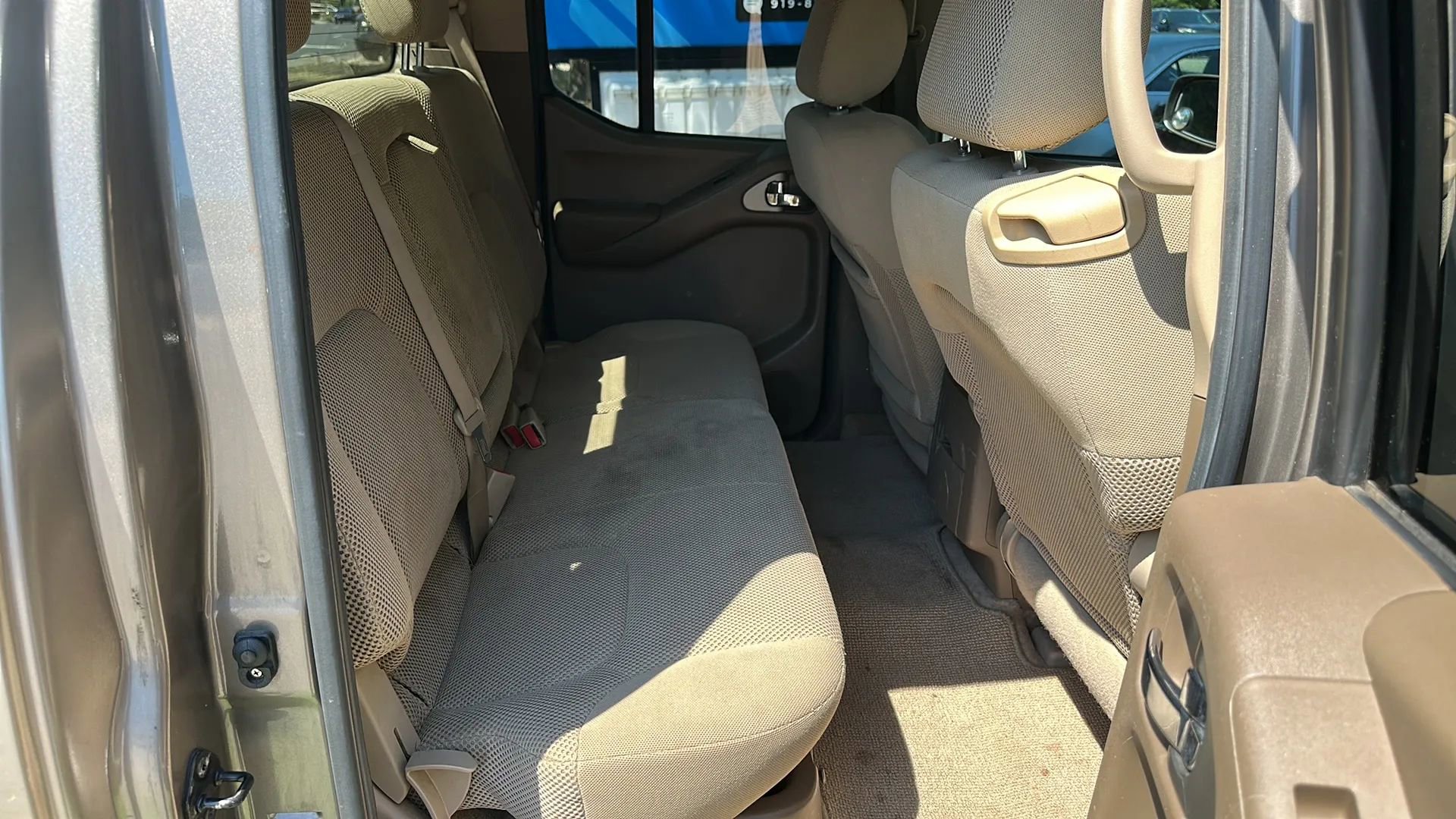 Used 2005 Nissan Frontier LE w/ (J01) Sunroof Pkg RWD image 18