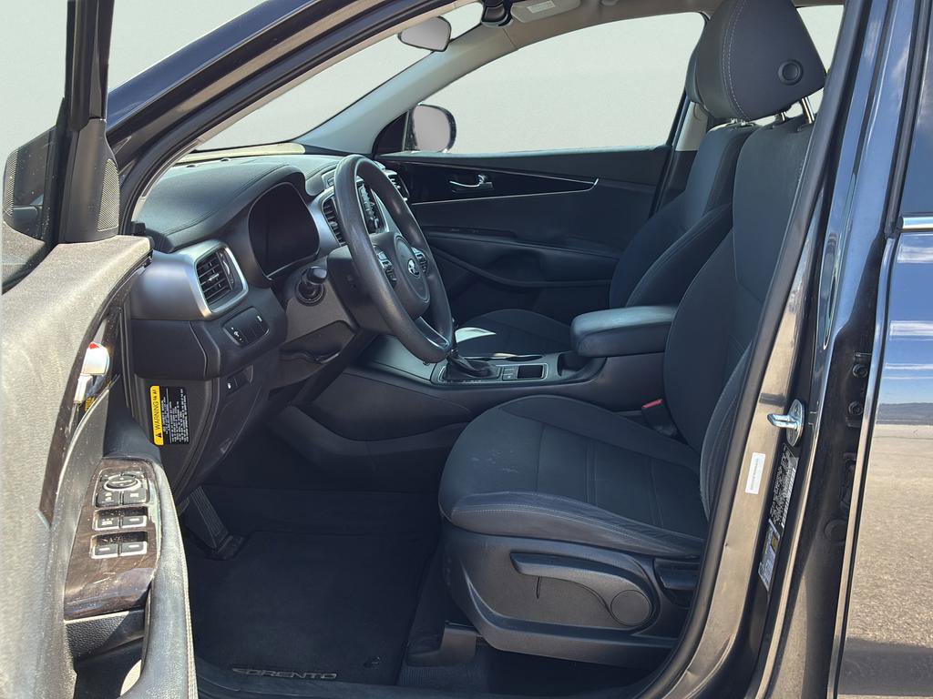 Used 2018 Kia Sorento FWD image 13