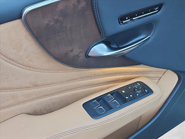 Used 2023 Lexus LS 500 w/ Accessory Package (Z1) RWD image 10