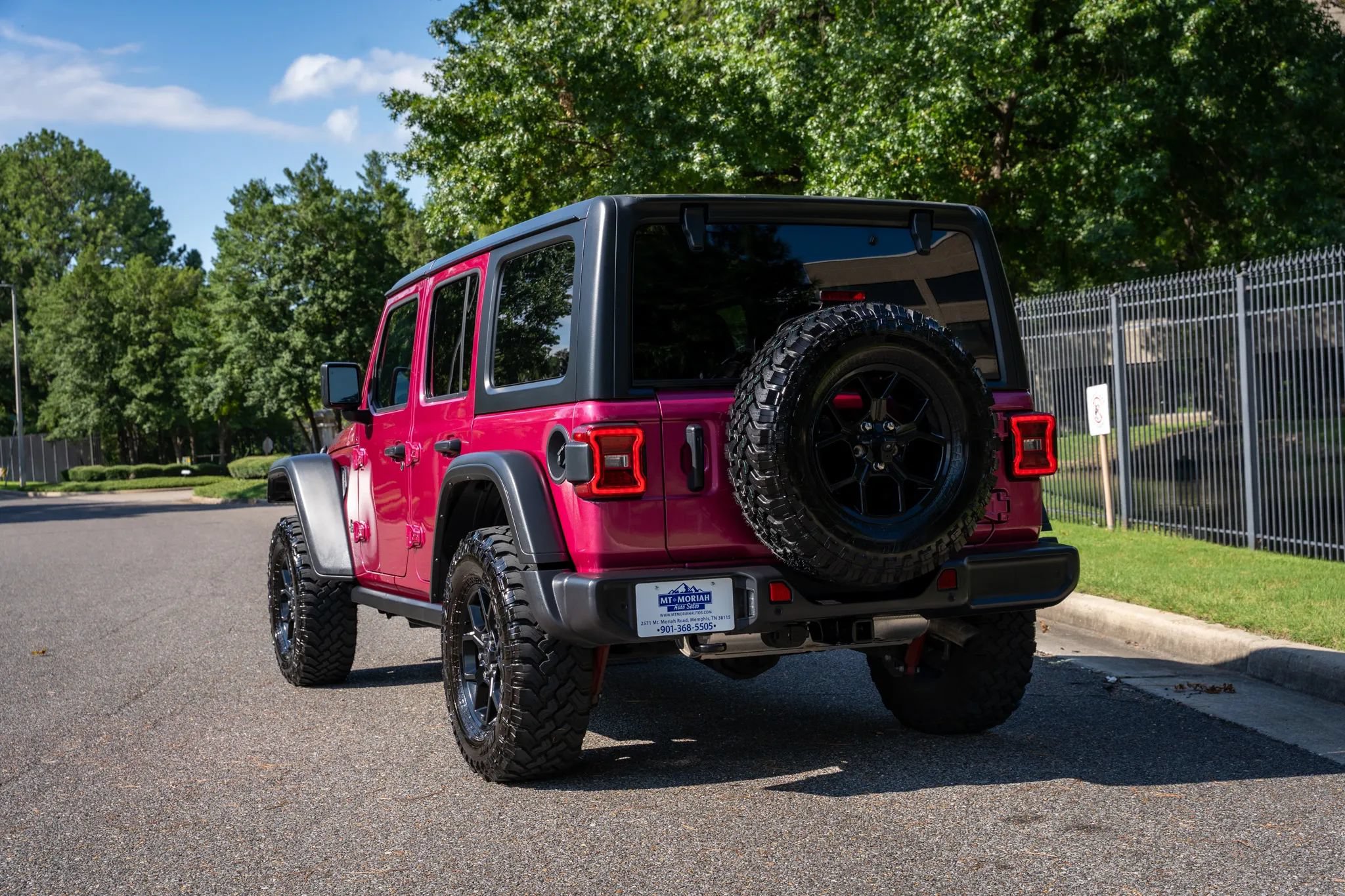 Used 2024 Jeep Wrangler Unlimited Sport AWD/4WD image 7