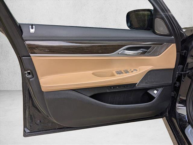 Used 2022 BMW 740i w/ Premium Package RWD image 14