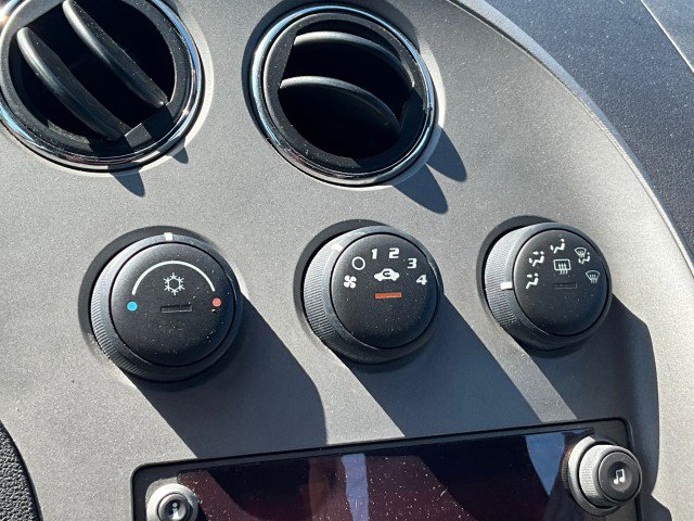Used 2007 Pontiac Solstice Convertible w/ Premium Package RWD image 6