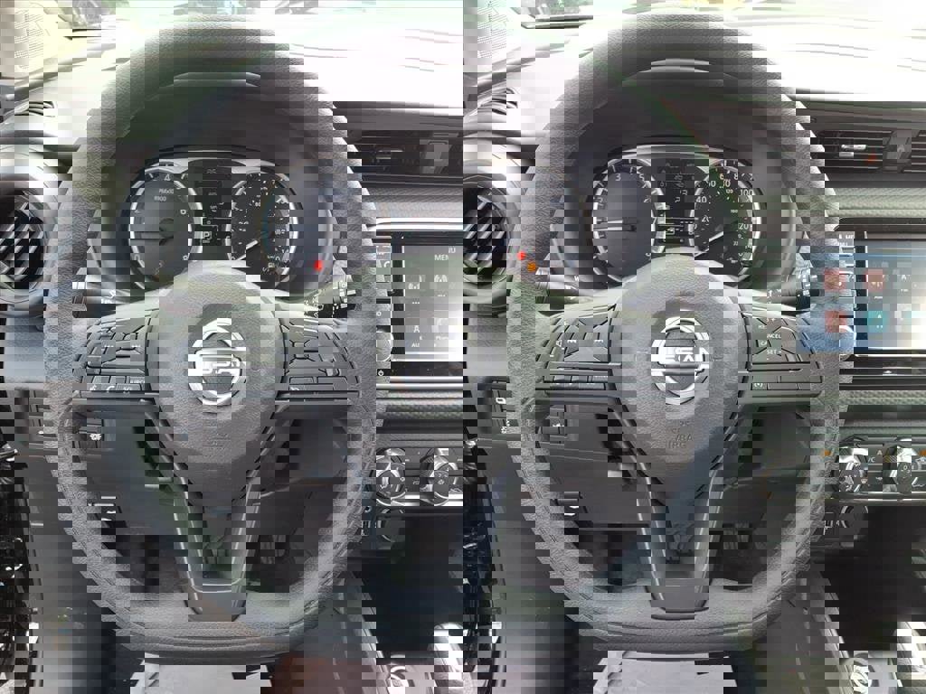 New 2025 Nissan Kicks Play S image 12