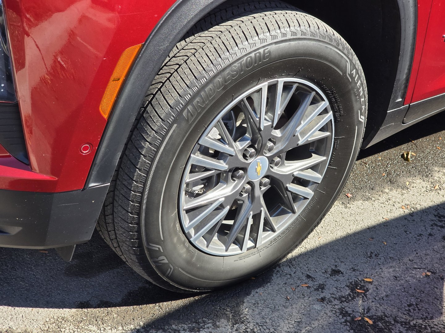 Used 2024 Chevrolet Traverse LT w/ Enhanced Driving Package AWD/4WD image 13