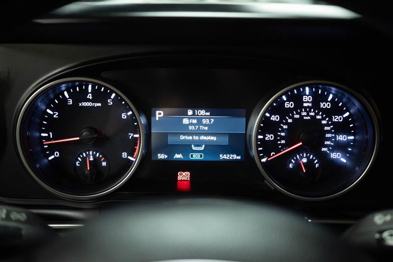 Used 2024 Kia Carnival LX image 19