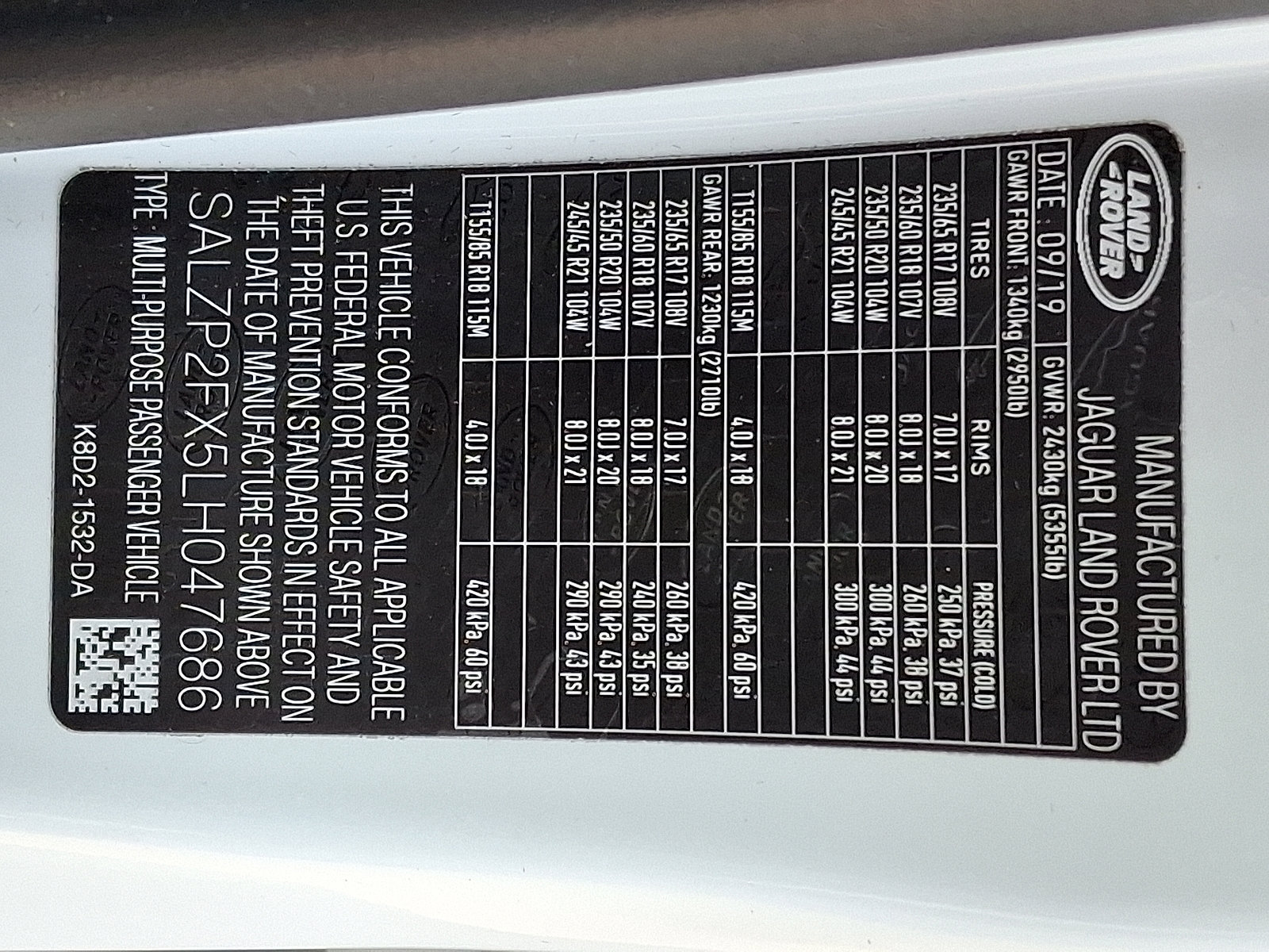 Used 2020 Land Rover Range Rover Evoque SE image 26