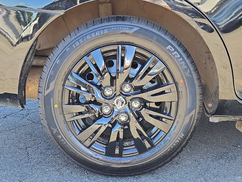 Used 2018 Nissan Versa SV FWD image 11