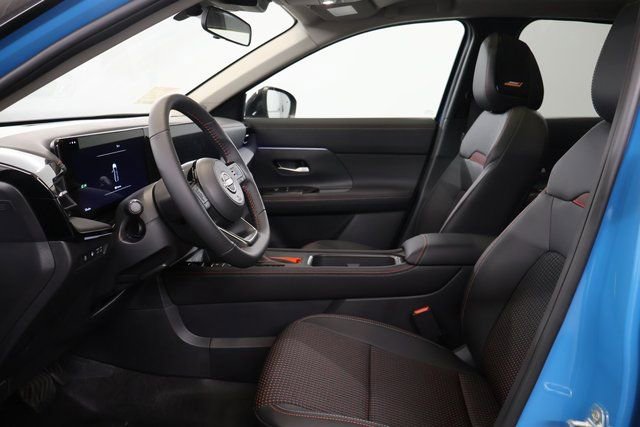 New 2025 Nissan Kicks SR w/ SR Premium Package image 9