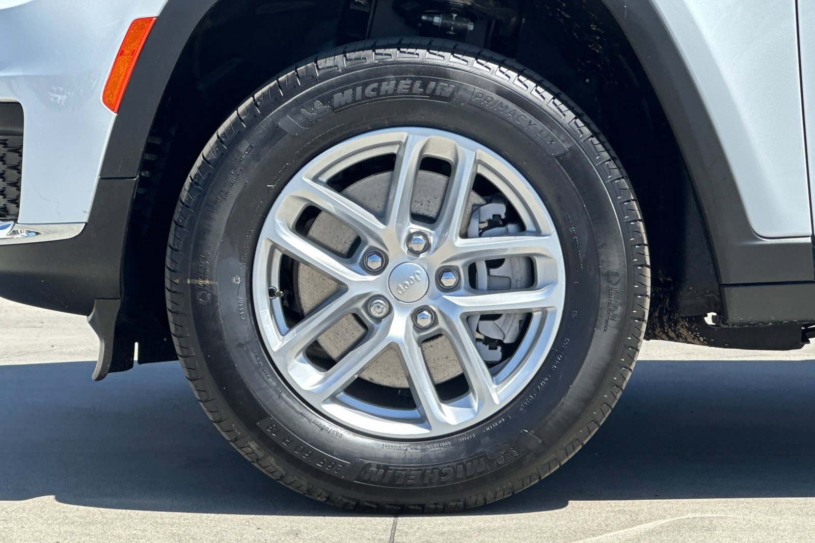 New 2025 Jeep Grand Cherokee L Laredo w/ Luxury Tech Group I image 27