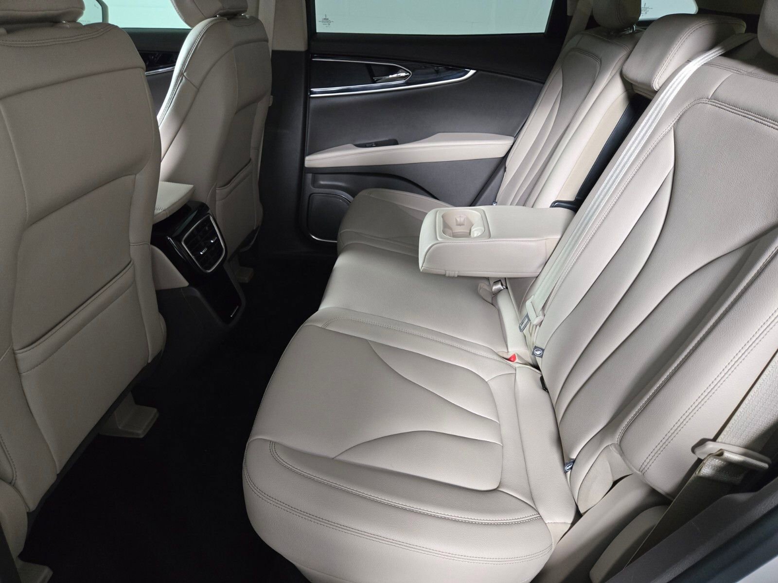 Certified 2022 Lincoln Nautilus AWD w/ Premium Package image 11