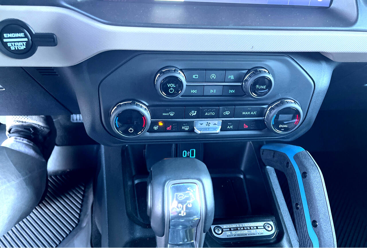 Used 2023 Ford Bronco Wildtrak image 15