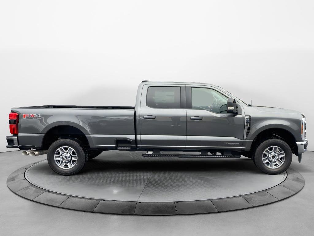 New 2026 Ford F350 Lariat w/ Lariat Premium Package image 3