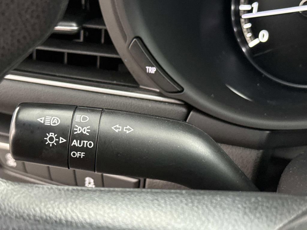 Used 2021 MAZDA MAZDA3 Sedan image 40