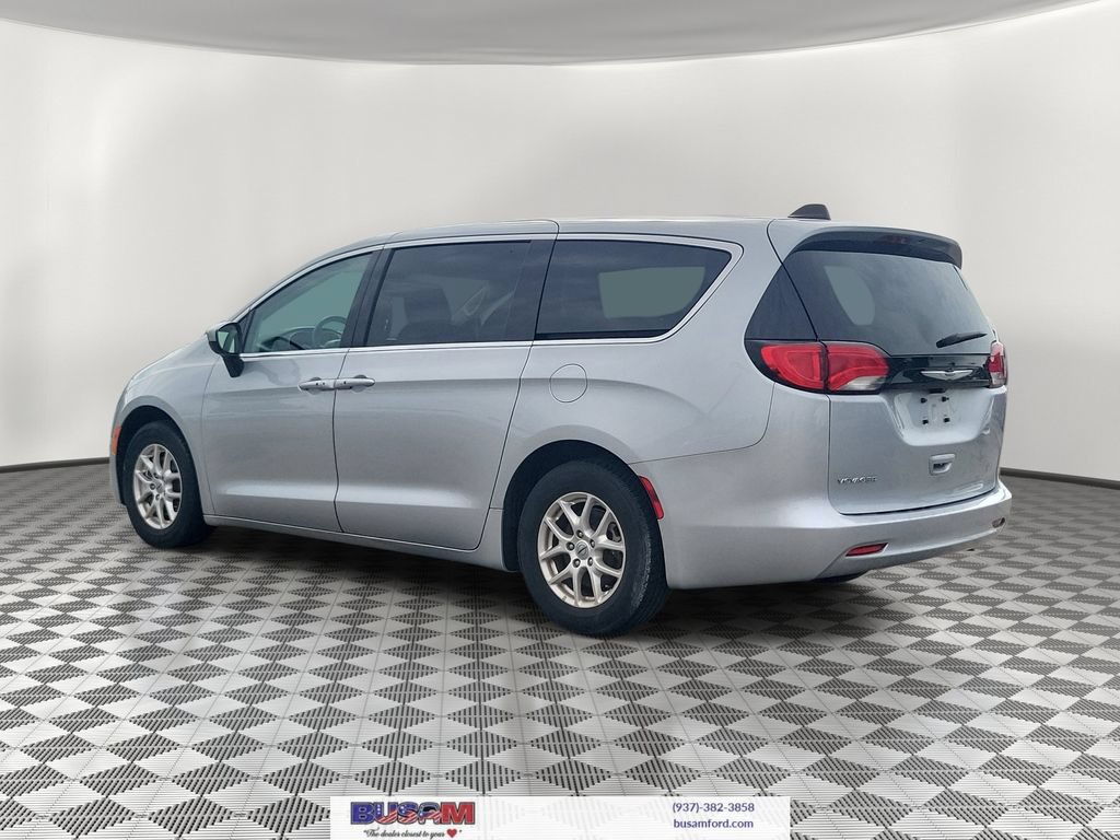 Used 2023 Chrysler Voyager LX FWD image 3