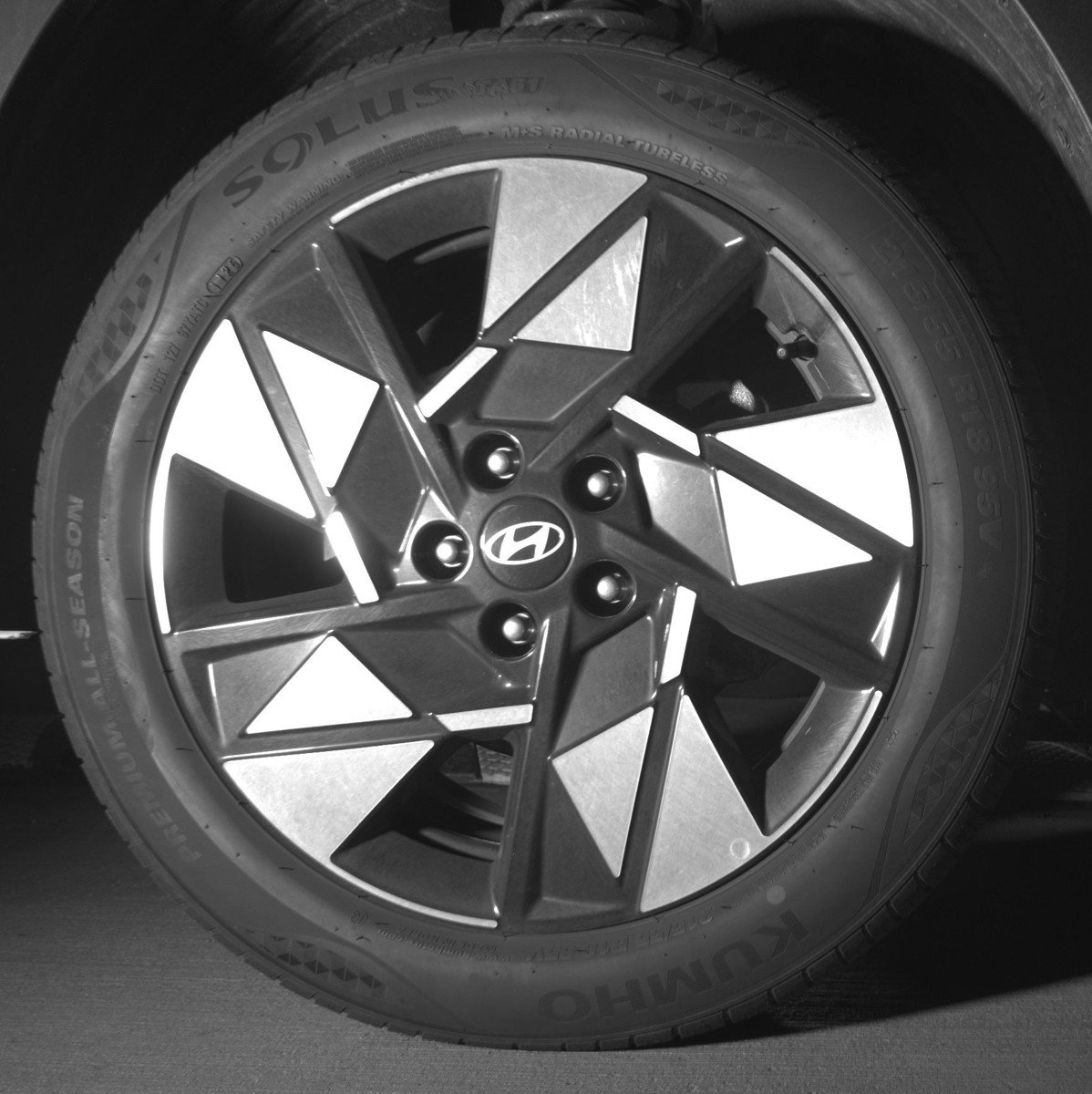 Used 2025 Hyundai Kona SEL image 13