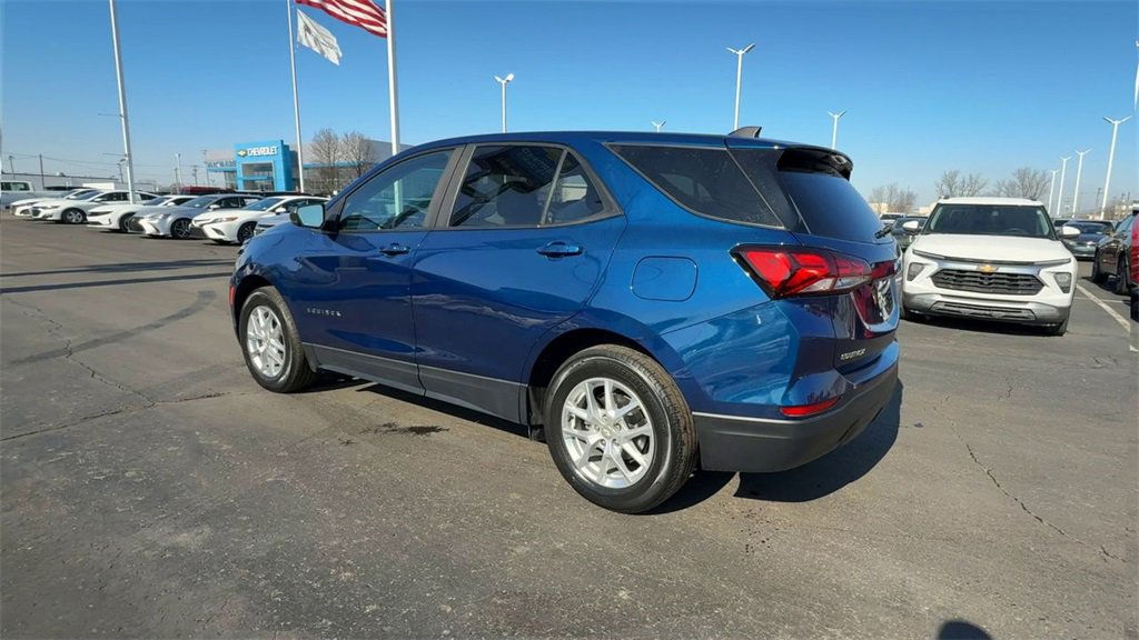 Used 2022 Chevrolet Equinox LS w/ LS Convenience Package image 6