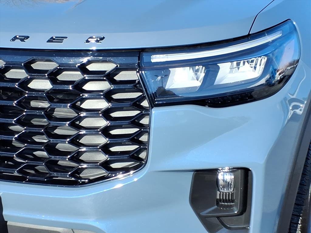 Used 2025 Ford Explorer ST-Line image 8