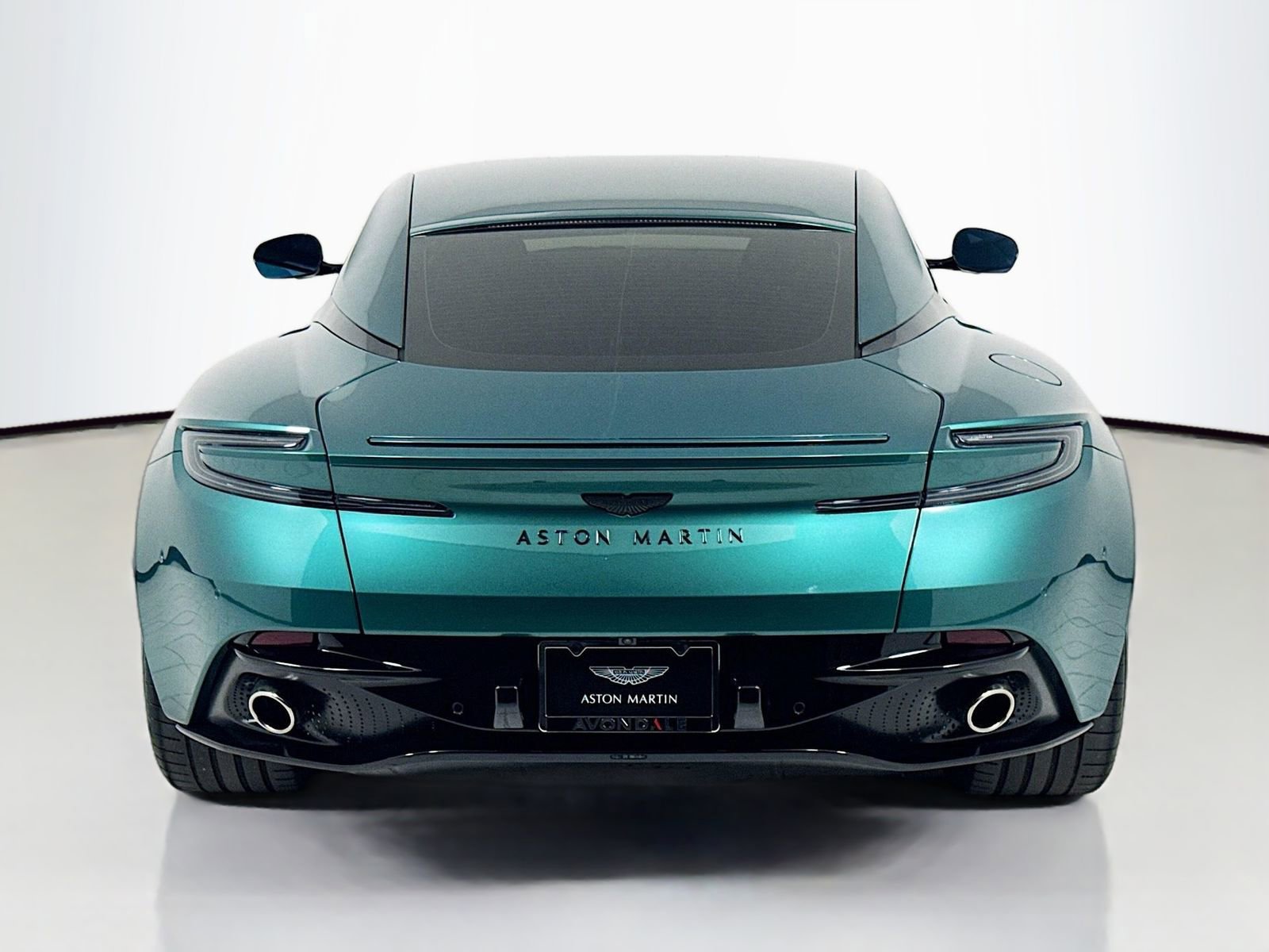 Used 2025 Aston Martin DB12 Coupe image 6