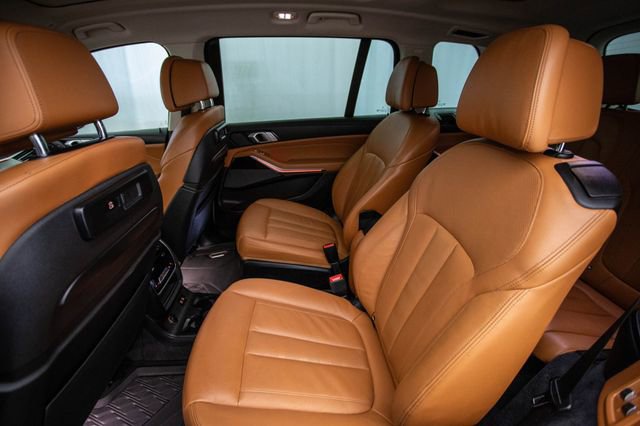 Used 2020 BMW X7 xDrive40i w/ Executive Package image 24
