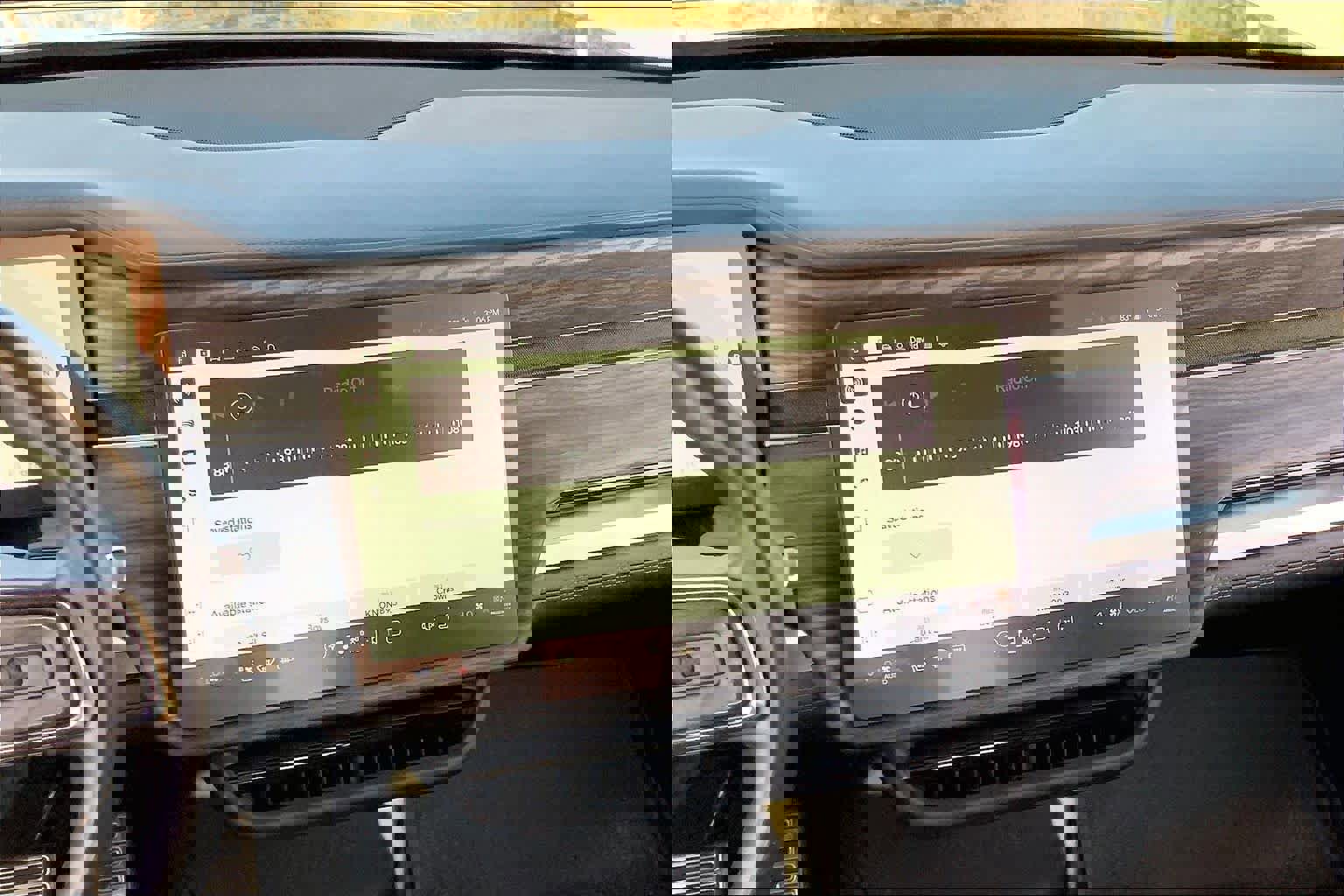 Used 2022 Rivian R1T Adventure image 6