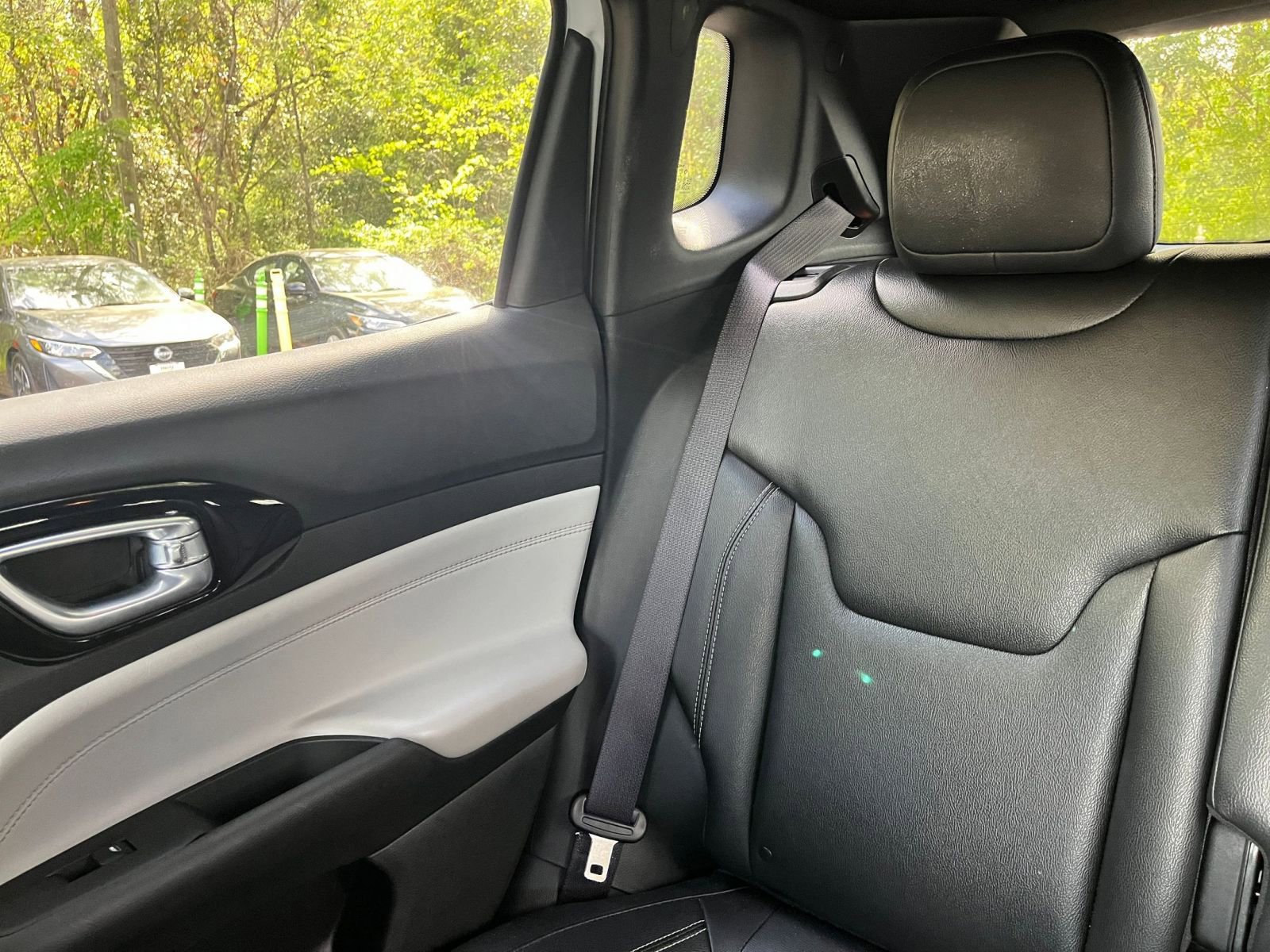 Used 2025 Jeep Compass Limited image 40