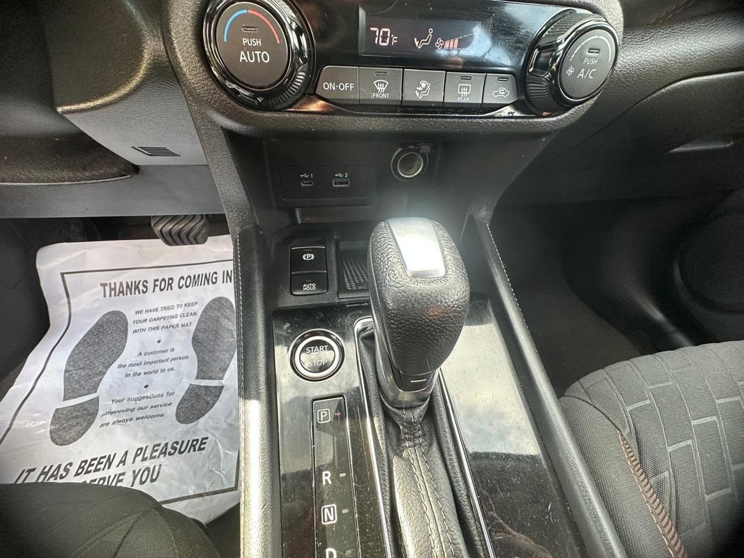 Used 2021 Nissan Kicks SR image 13