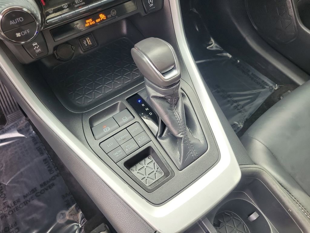 Used 2023 Toyota RAV4 XLE Premium image 32