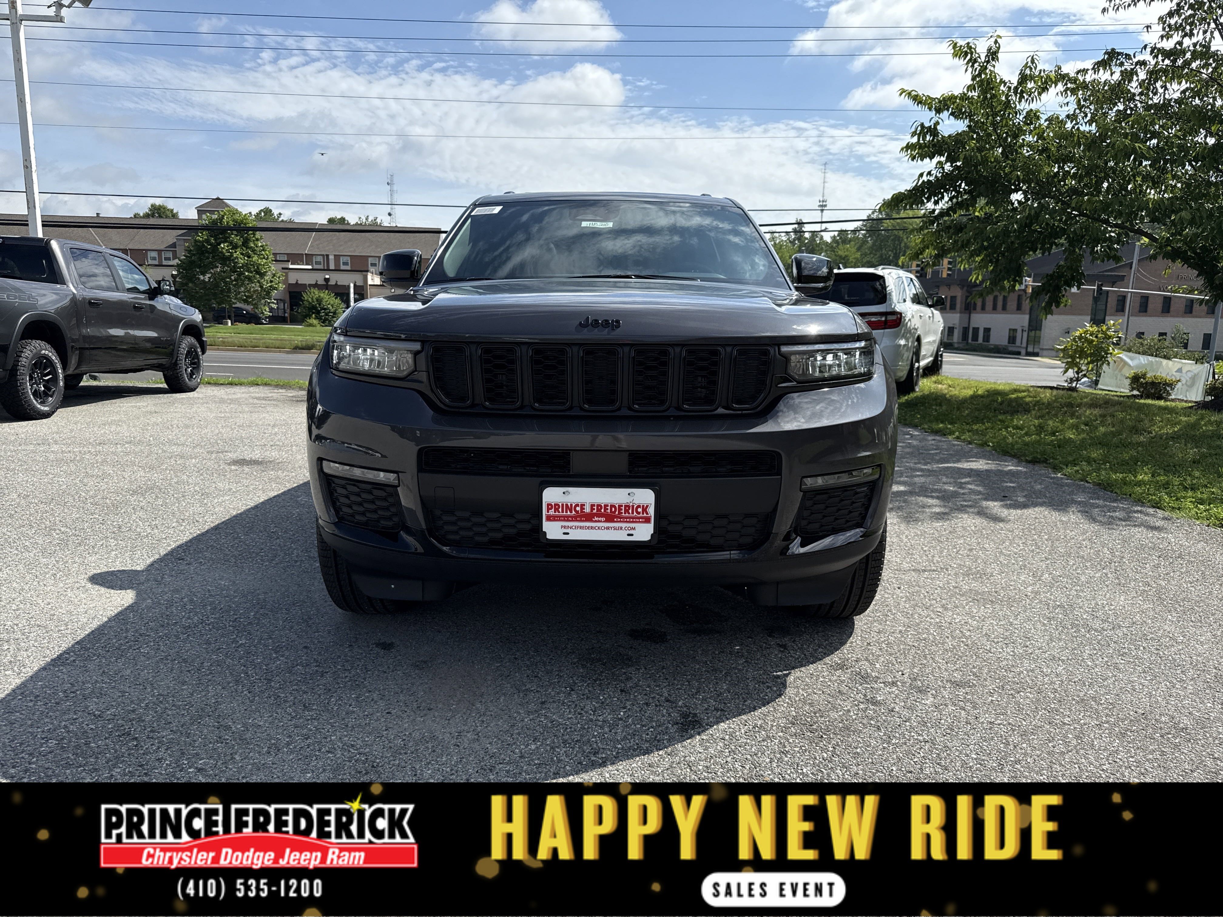 New 2025 Jeep Grand Cherokee L Limited w/ Black Appearance Package image 8
