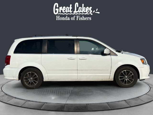 Used 2017 Dodge Grand Caravan SXT FWD image 6