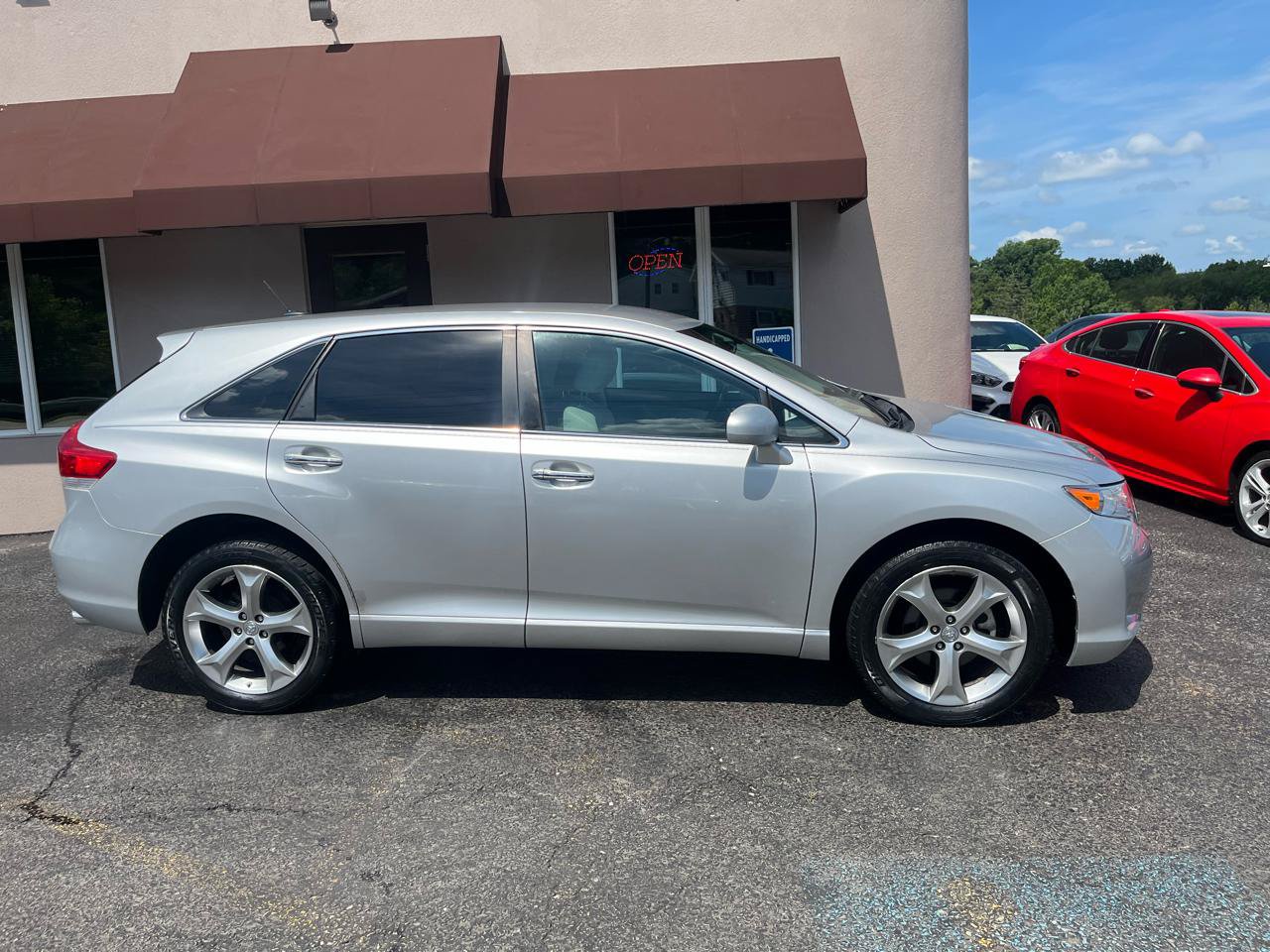Used 2009 Toyota Venza FWD image 4