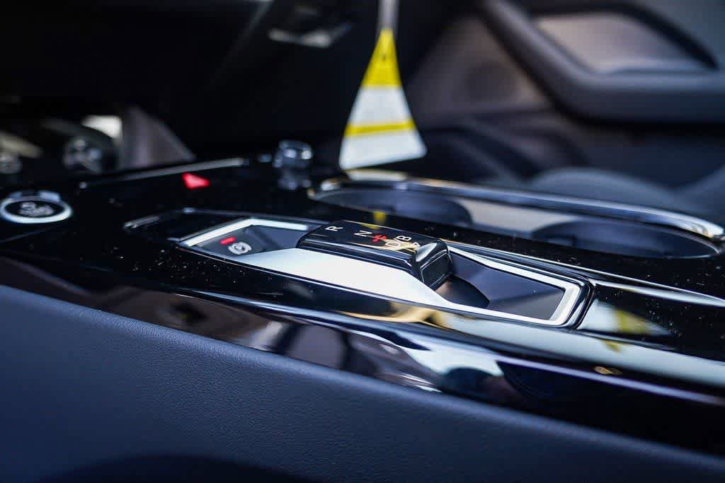 New 2025 Audi Q6 e-tron Premium Plus AWD/4WD image 24
