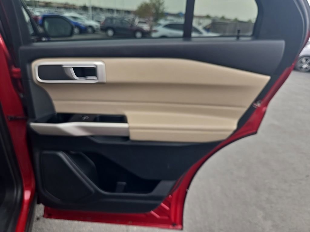 Used 2022 Ford Explorer XLT image 29