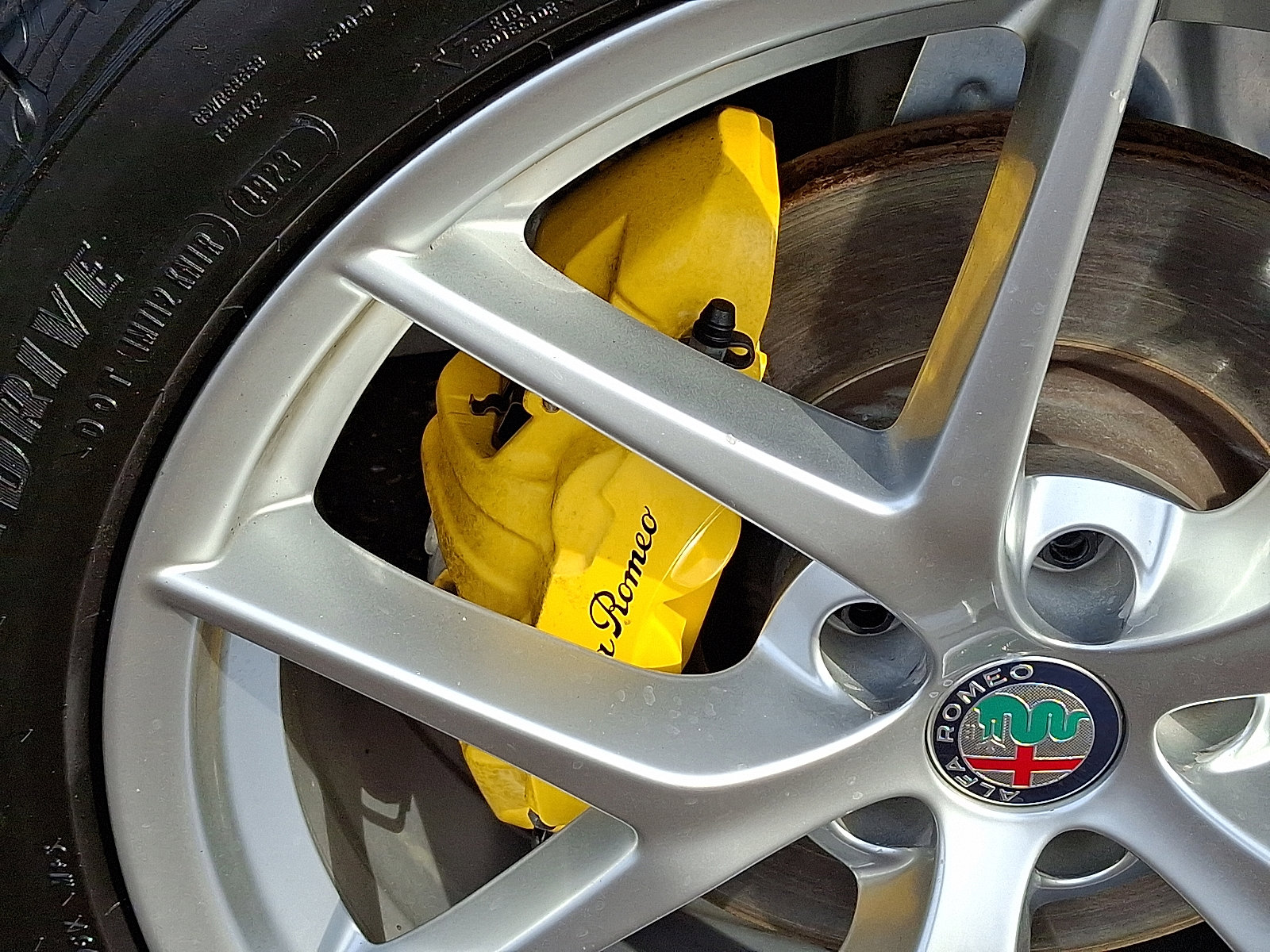 Used 2021 Alfa Romeo Stelvio Ti w/ Nero Edizione image 9