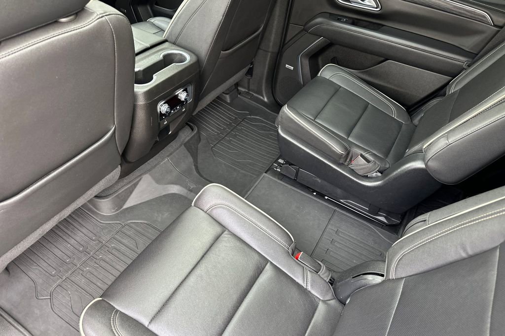 Used 2023 GMC Yukon SLT w/ SLT Premium Package AWD/4WD image 12