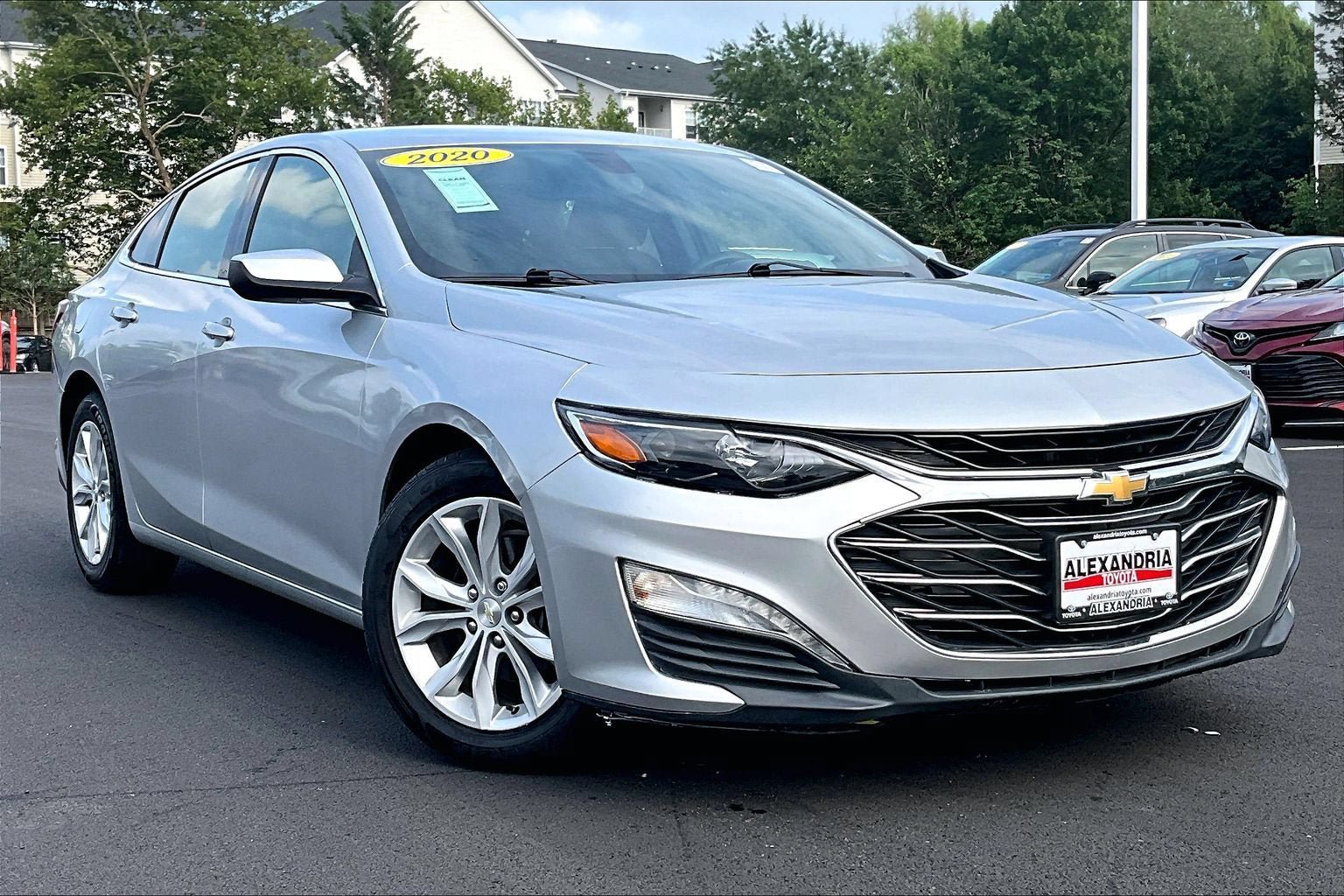 Used 2020 Chevrolet Malibu LT FWD image 2