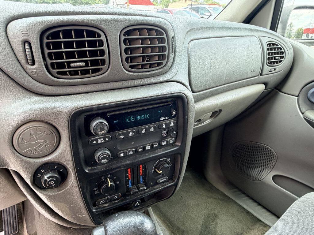 Used 2003 Chevrolet TrailBlazer LS w/ Preferred Equipment Group RWD image 11