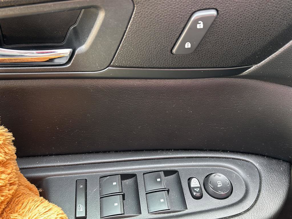 Used 2015 GMC Acadia SLE AWD/4WD image 4