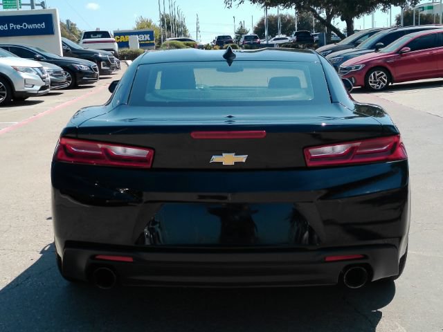 Used 2017 Chevrolet Camaro LT w/ Technology Package RWD image 7