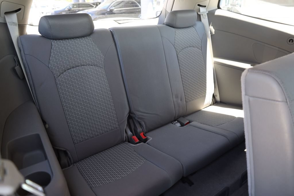 Used 2011 Chevrolet Traverse LS AWD/4WD image 21