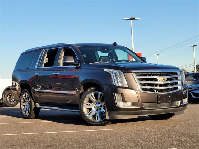 Used 2016 Cadillac Escalade ESV Luxury image 27