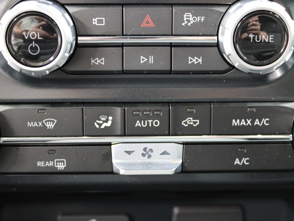 Used 2025 Ford F150 XLT w/ Equipment Group 301A Standard AWD/4WD image 49