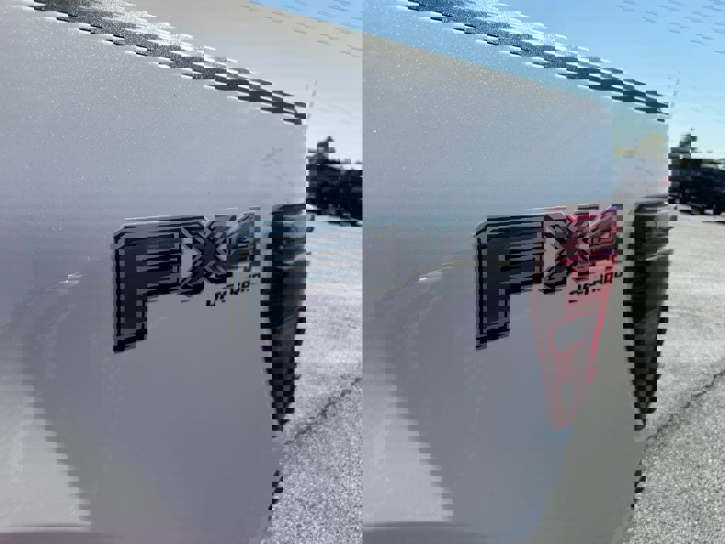 New 2025 Ford F150 Lariat w/ Equipment Group 502A High image 26