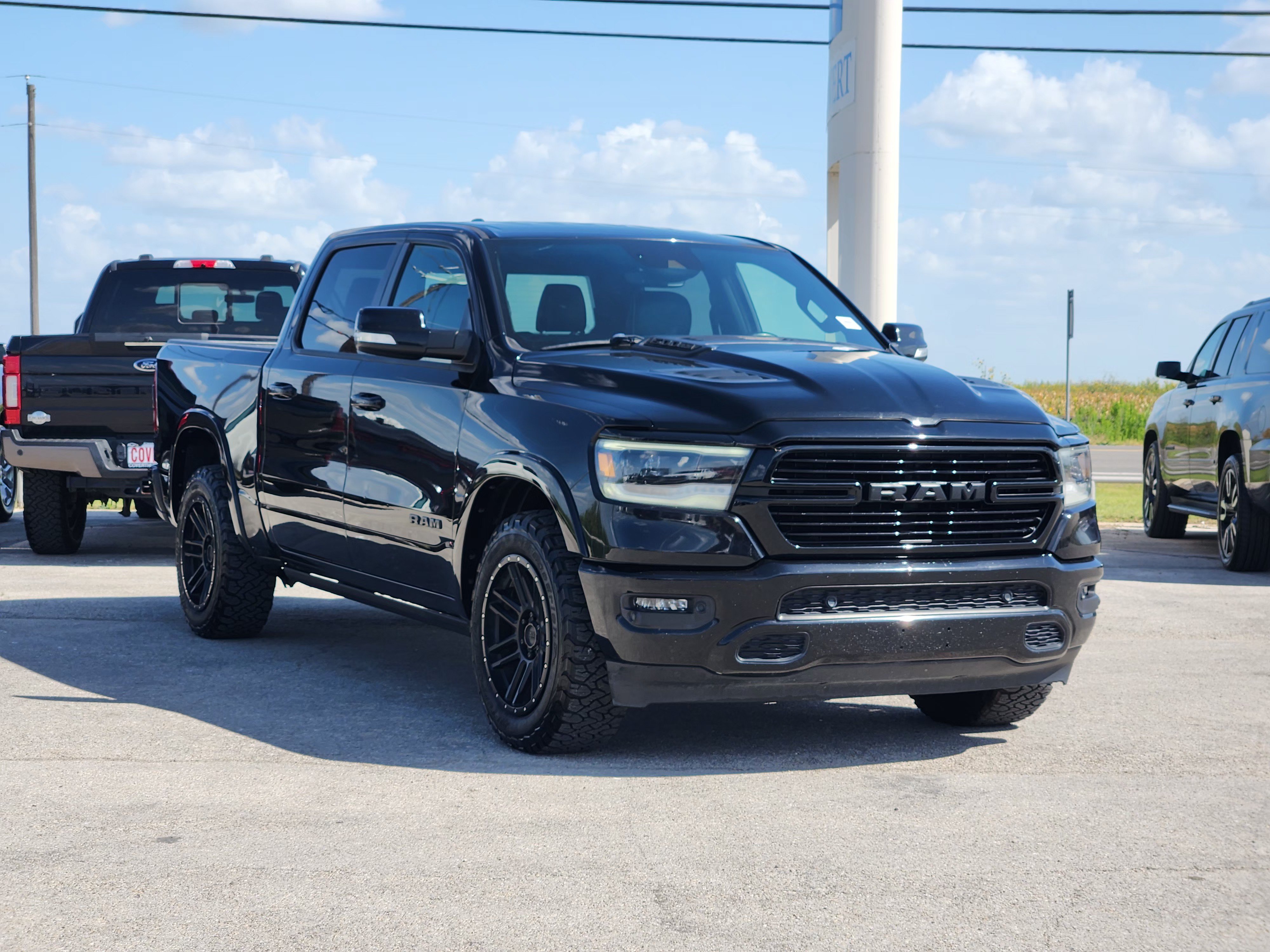 Used 2021 RAM 1500 Laramie AWD/4WD image 3