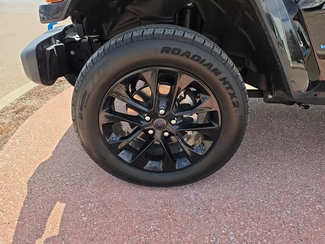 Used 2024 Jeep Wrangler Unlimited Sahara image 25