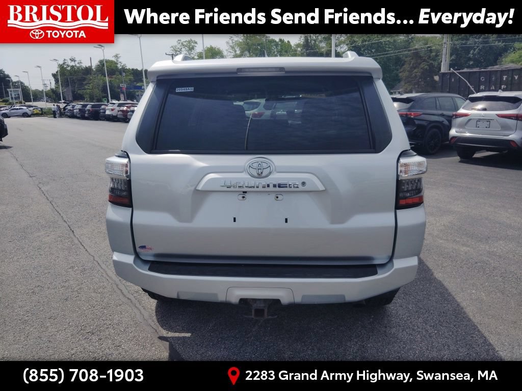 Used 2016 Toyota 4Runner SR5 w/ Four Season Floor Mat Package AWD/4WD image 6